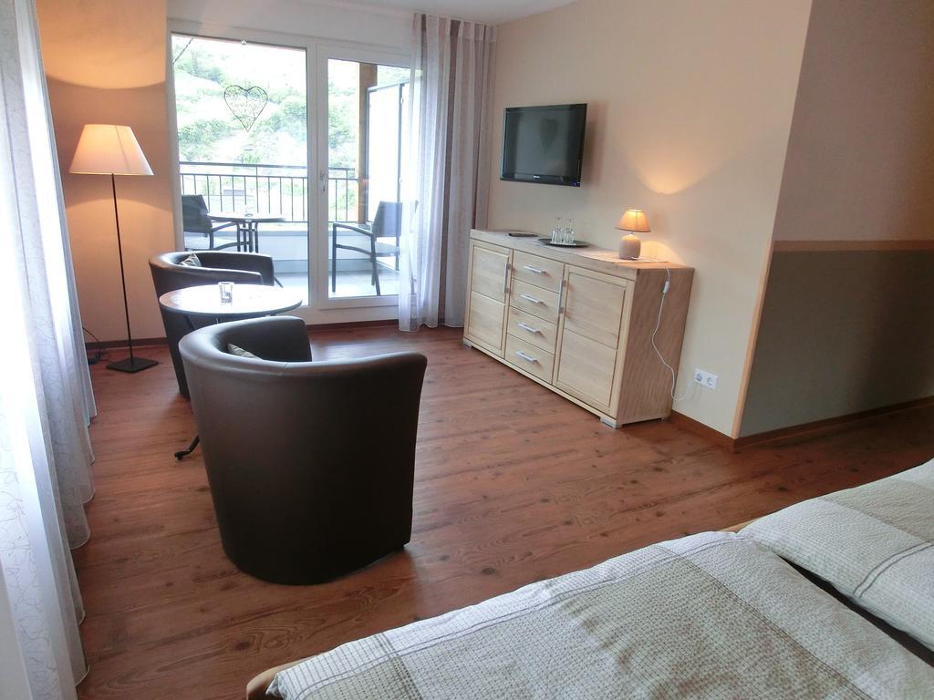 Ferienweingut Hirschen Schulstrasse Bed & Breakfast Burg  Bilik gambar