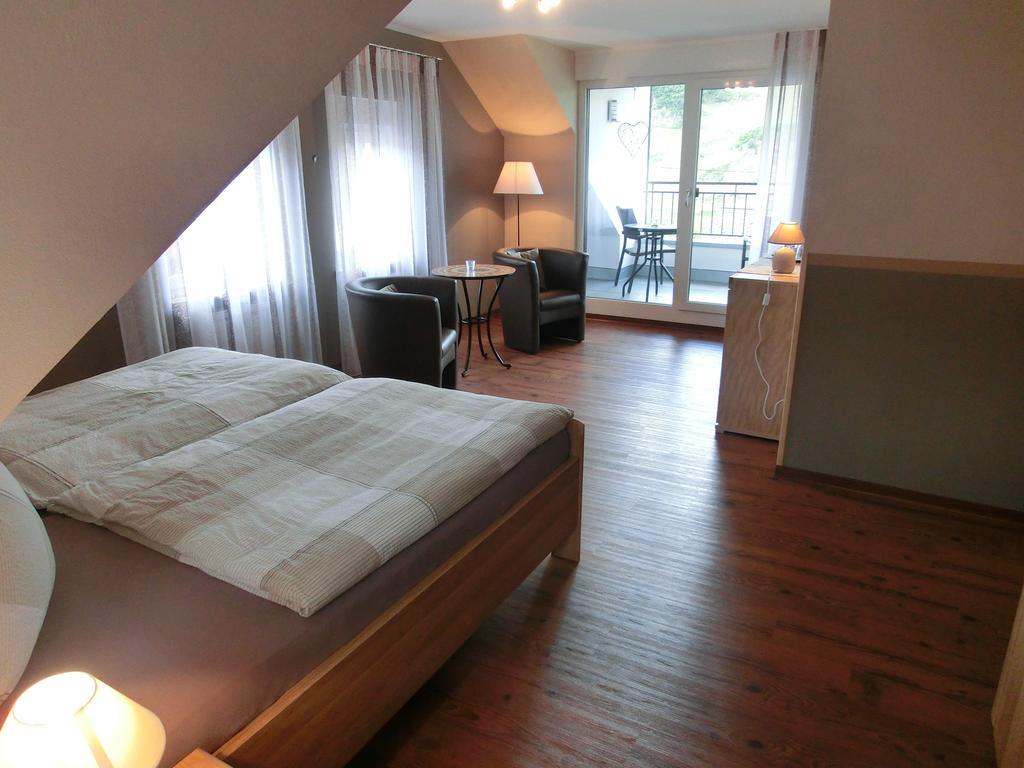 Ferienweingut Hirschen Schulstrasse Bed & Breakfast Burg  Bilik gambar