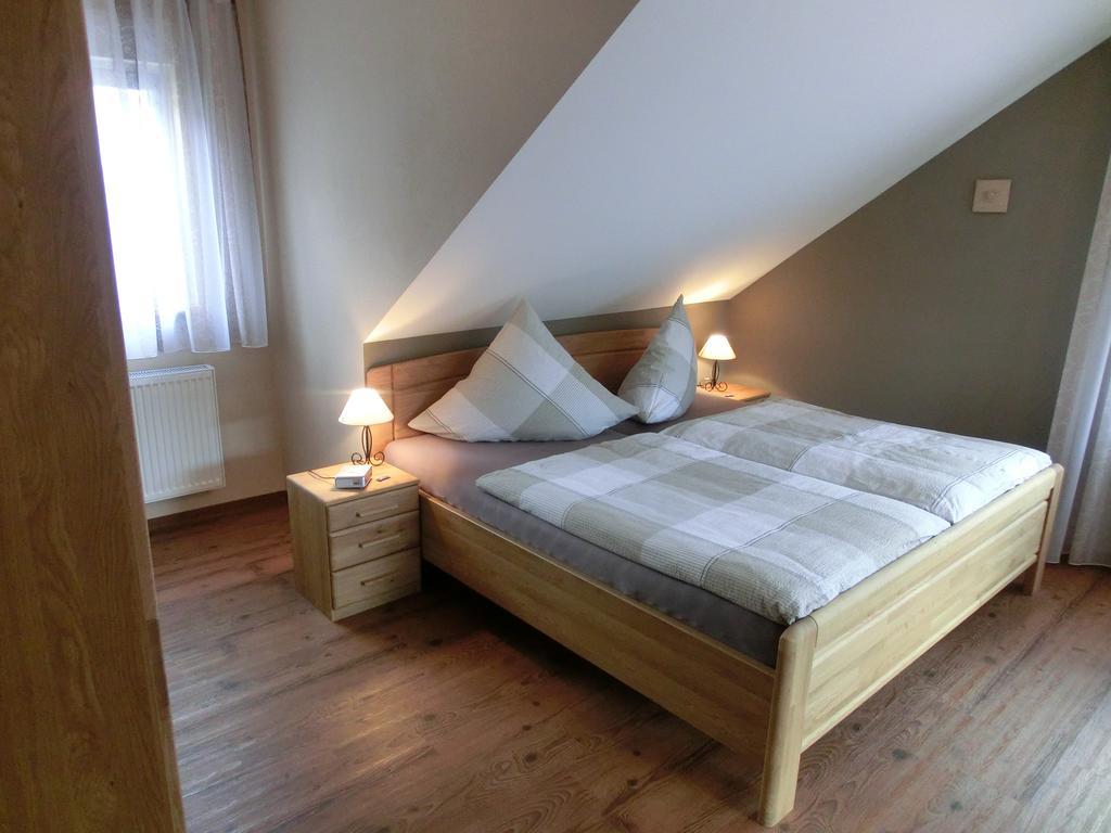Ferienweingut Hirschen Schulstrasse Bed & Breakfast Burg  Bilik gambar