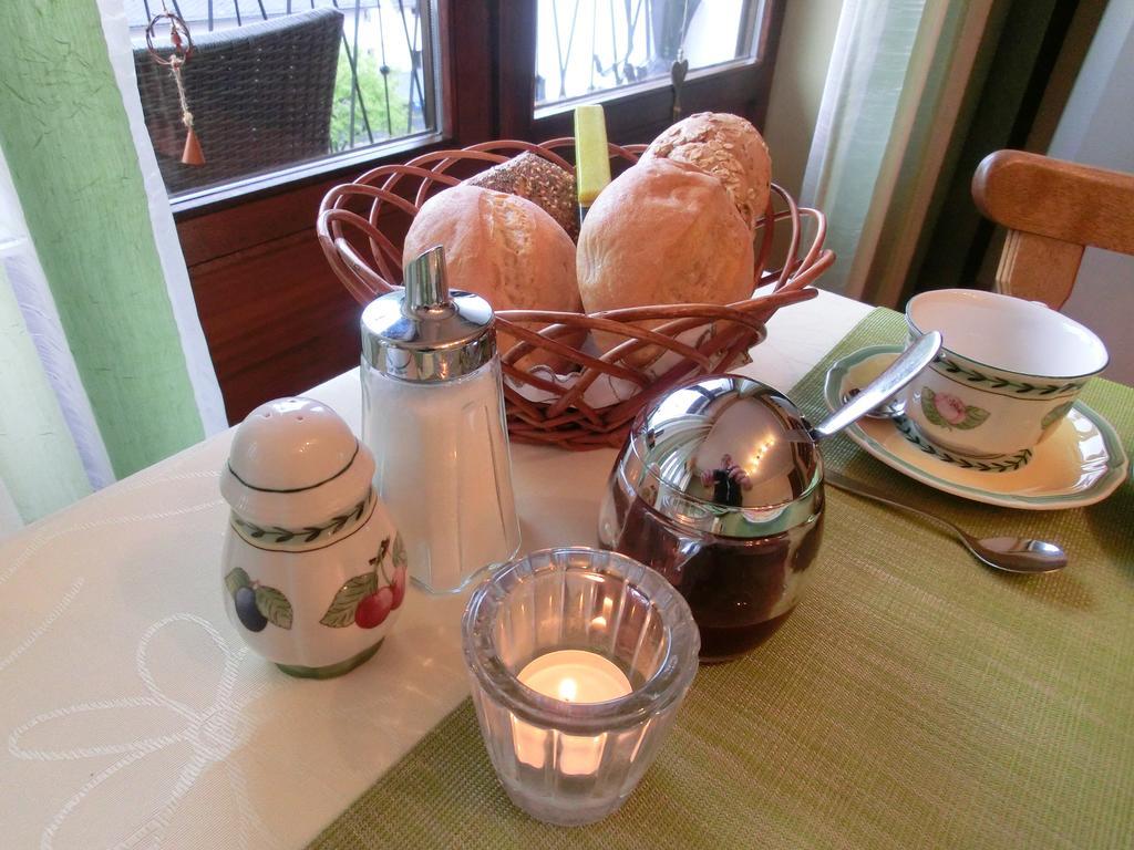 Ferienweingut Hirschen Schulstrasse Bed & Breakfast Burg  Bilik gambar