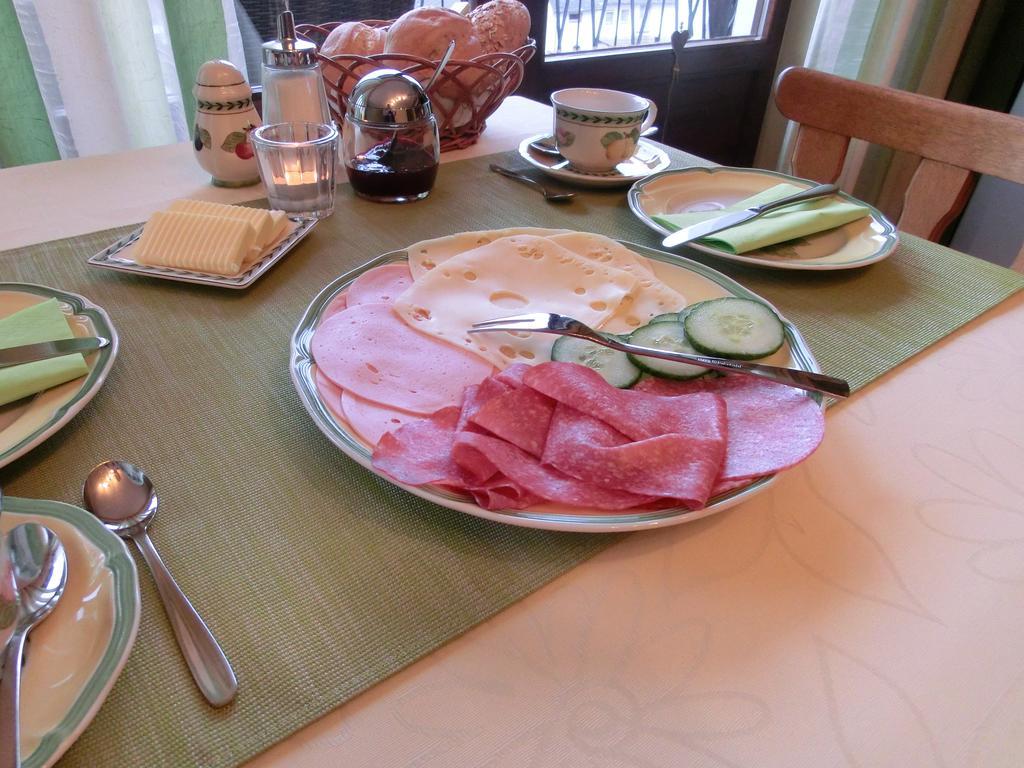 Ferienweingut Hirschen Schulstrasse Bed & Breakfast Burg  Bilik gambar