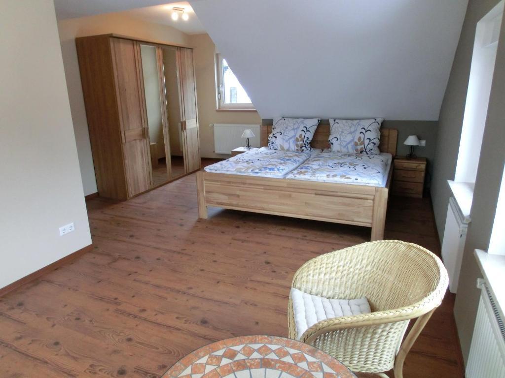 Ferienweingut Hirschen Schulstrasse Bed & Breakfast Burg  Bilik gambar